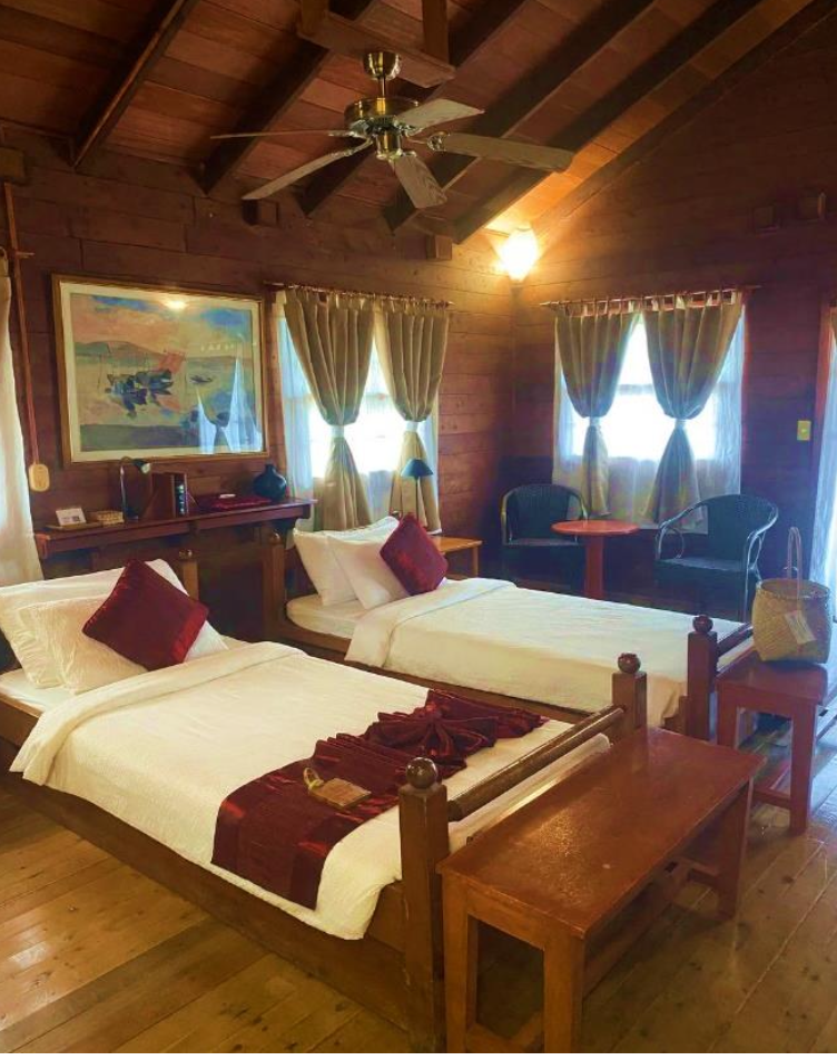 Premier Cedar Cabana twin room Rio Y Mar