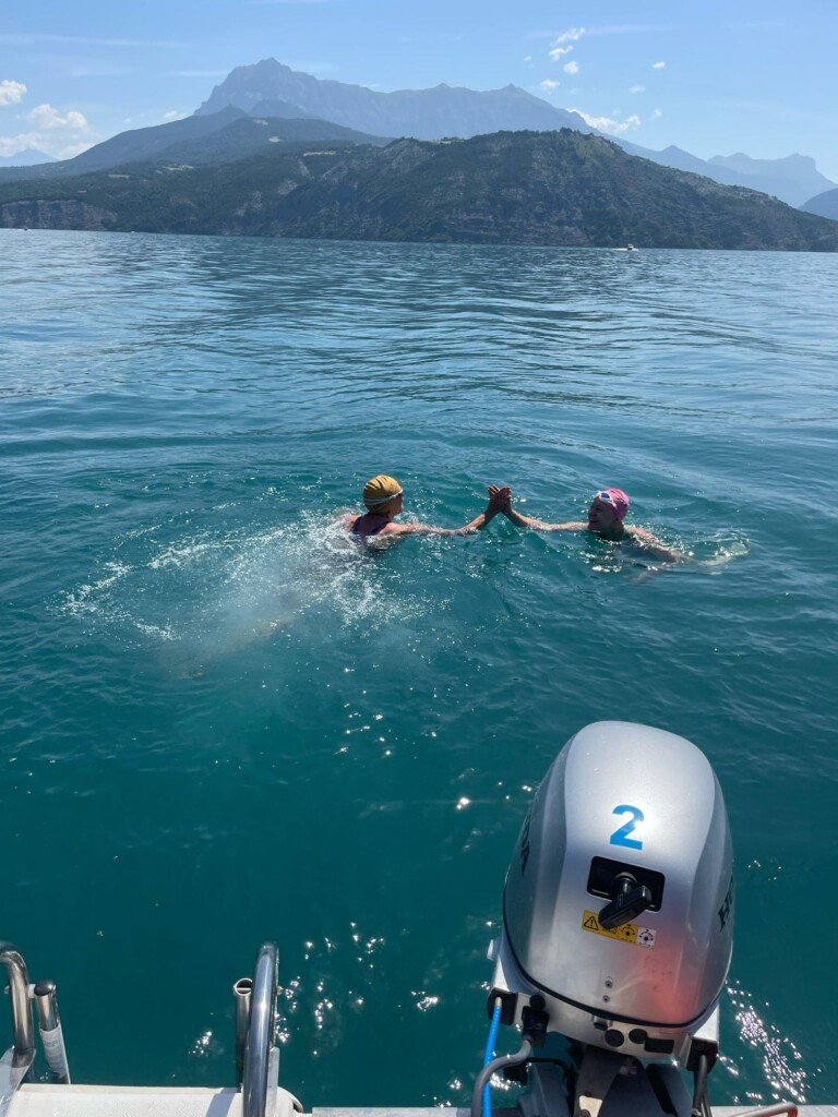 3 swimmers in lake Serre Pancon
