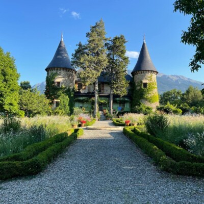 Château de Picomtal from the front with garden