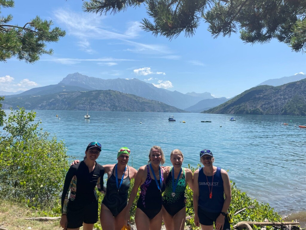 Swimmers and coaches Serre Pancon